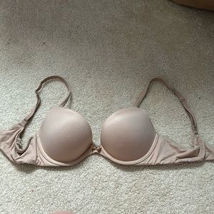 Body By Victoria Push Up Bra Size 34C